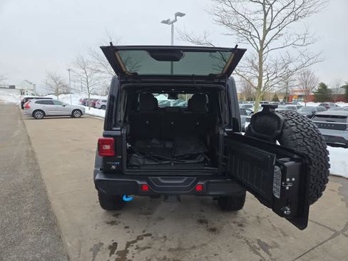 Used 2024 Jeep Wrangler Willys image 6