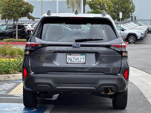 Certified 2025 Subaru Forester Premium AWD/4WD image 5