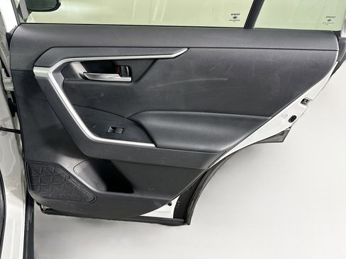 Used 2021 Toyota RAV4 XLE image 28