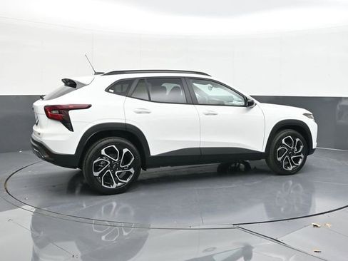 New 2026 Chevrolet Trax RS w/ Sunroof Package image 16