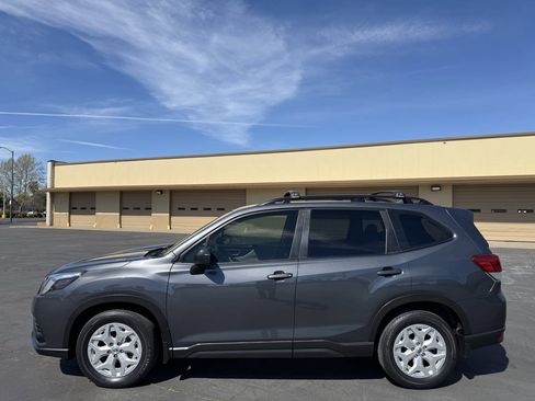 Used 2022 Subaru Forester w/ Popular Package #1 AWD/4WD image 4