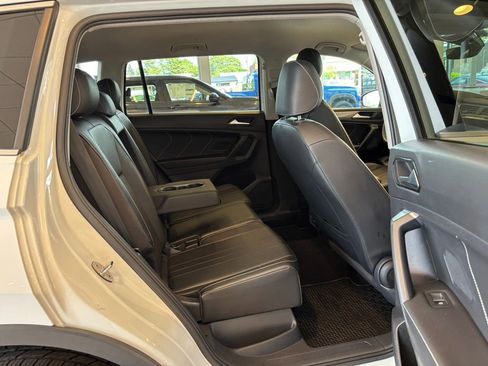 Used 2022 Volkswagen Tiguan SE AWD/4WD image 28