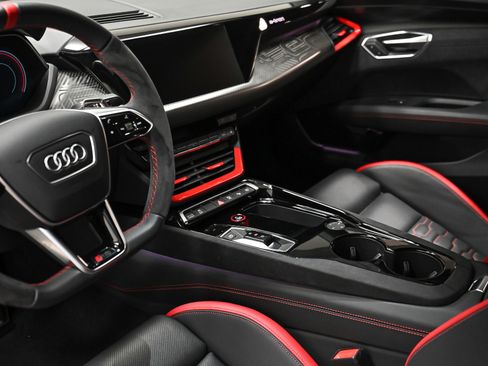 Used 2023 Audi RS e-tron GT image 32