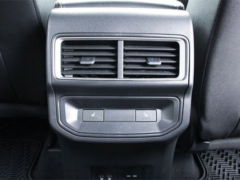 Certified 2025 Volkswagen Atlas Cross Sport SEL R-Line image 30