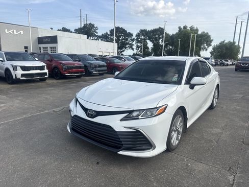 Used 2023 Toyota Camry LE FWD image 2