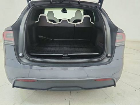 Used 2022 Tesla Model X image 14