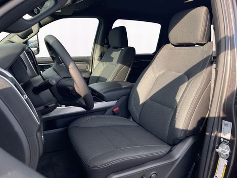 New 2026 RAM 1500 4x4 Crew Cab image 9