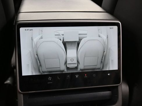 Used 2026 Tesla Model Y Long Range RWD image 36