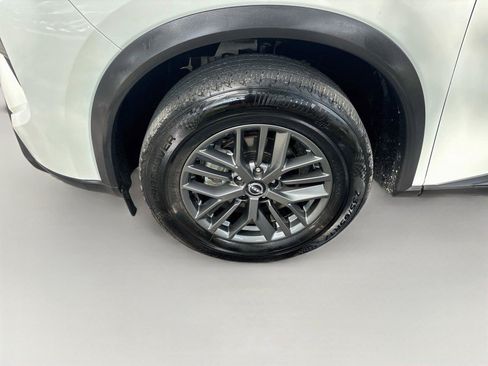 Used 2024 Nissan Rogue S FWD image 28