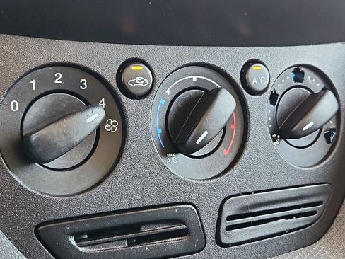 Used 2014 Ford Transit Connect XL FWD image 14