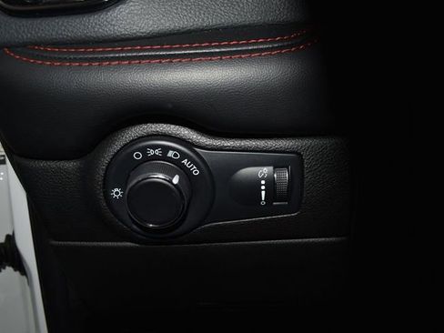 Used 2024 Dodge Durango GT image 15