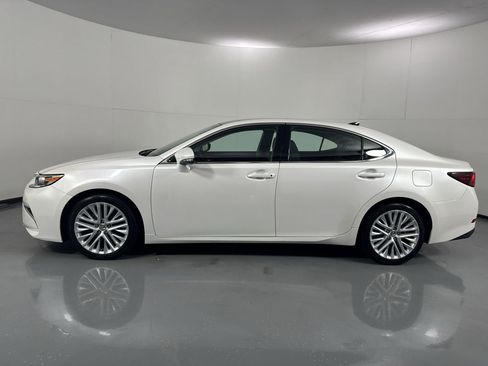 Used 2018 Lexus ES 350 w/ Luxury Package w/Wood Trim FWD image 2