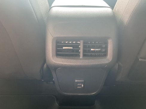 Used 2024 GMC Terrain SLE FWD image 21