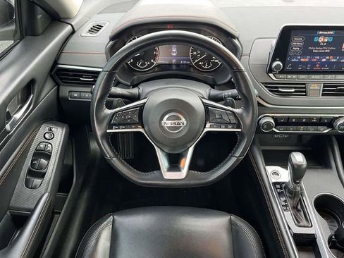 Used 2020 Nissan Altima 2.5 SR w/ Premium Package image 18