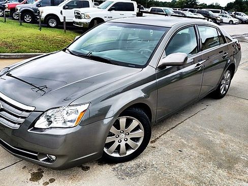 Used 2006 Toyota Avalon Touring FWD image 3