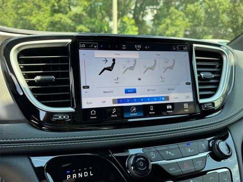 New 2026 Chrysler Pacifica Select image 29