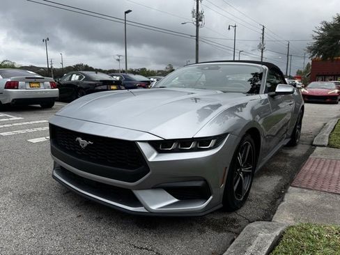 Used 2024 Ford Mustang Premium image 4