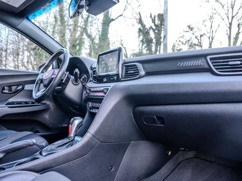 Used 2019 Hyundai Veloster Turbo image 32