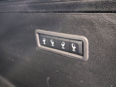 Used 2023 Jeep Wagoneer Series III w/ Preferred Equipment Group AWD/4WD image 22