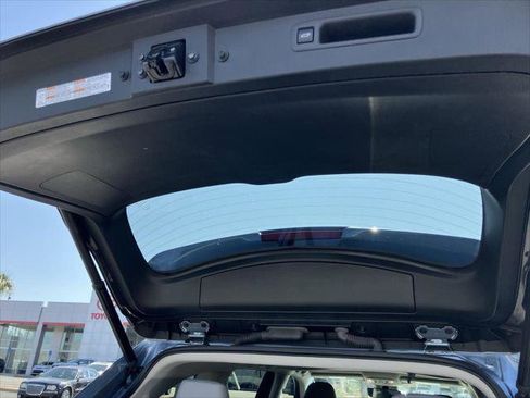 Certified 2023 Toyota Highlander XLE image 26