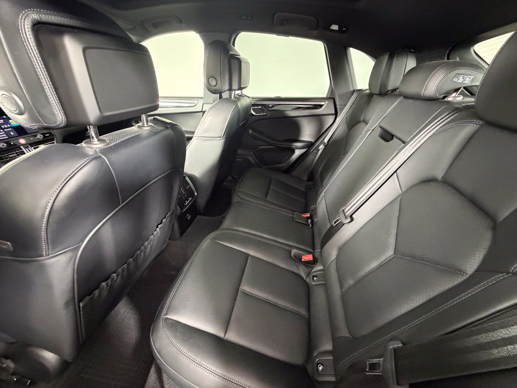 Certified 2024 Porsche Macan S AWD/4WD image 41
