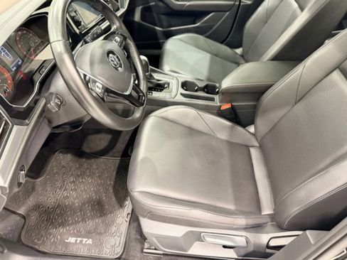 Used 2019 Volkswagen Jetta SE FWD image 35
