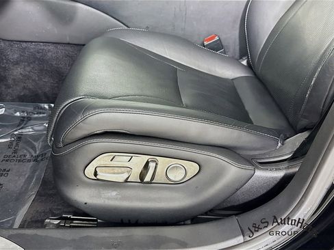 Used 2019 Lexus LS 500 w/ Accessory Package (Z2) image 25