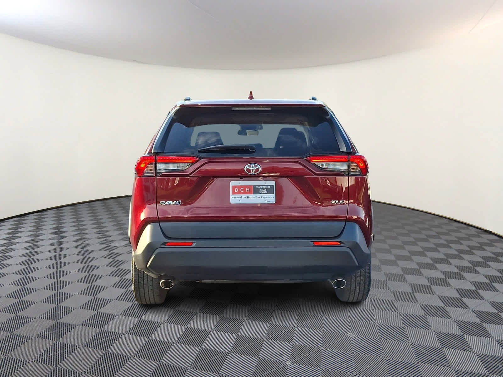 Used 2019 Toyota RAV4 XLE w/ Convenience Package FWD image 6