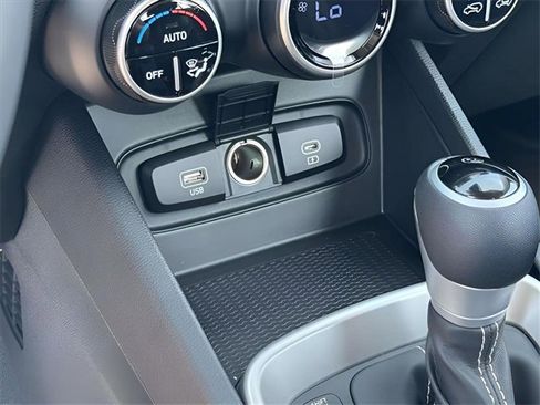 New 2025 Hyundai Venue SEL image 17