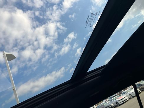 Used 2025 Jeep Grand Cherokee L Limited w/ Luxury Tech Group II image 22