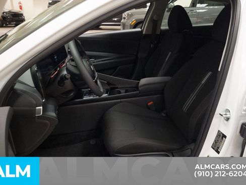 Certified 2024 Hyundai Elantra Blue image 15