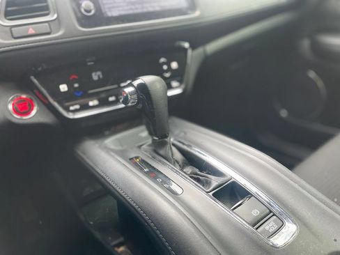Used 2019 Honda HR-V EX image 11