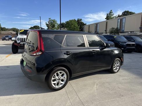 Used 2022 Kia Soul LX w/ Technology Package FWD image 7