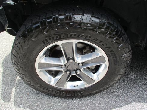 Used 2018 Jeep Wrangler Unlimited Sahara AWD/4WD image 28