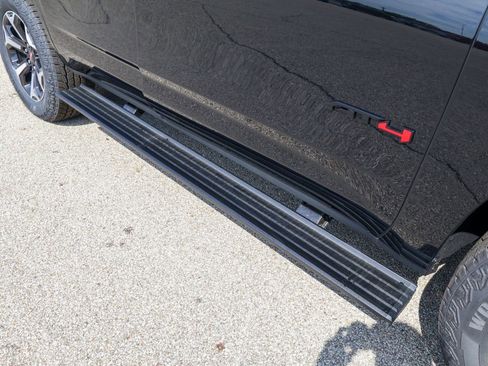 New 2026 GMC Yukon AT4 Ultimate AWD/4WD image 8