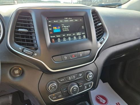 Used 2021 Jeep Cherokee Latitude Plus image 21