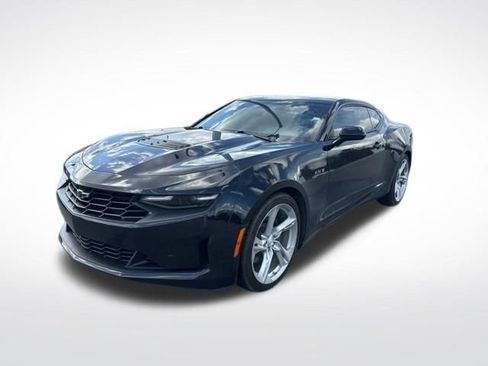 Used 2021 Chevrolet Camaro LT image 1