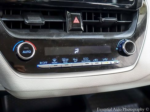 Used 2020 Toyota Corolla LE FWD image 21