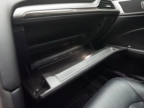 Used 2017 Ford Fusion SE w/ Fusion SE Technology Package FWD image 30