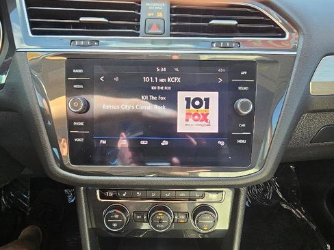 Used 2019 Volkswagen Tiguan SE w/ Panoramic Sunroof Package FWD image 15