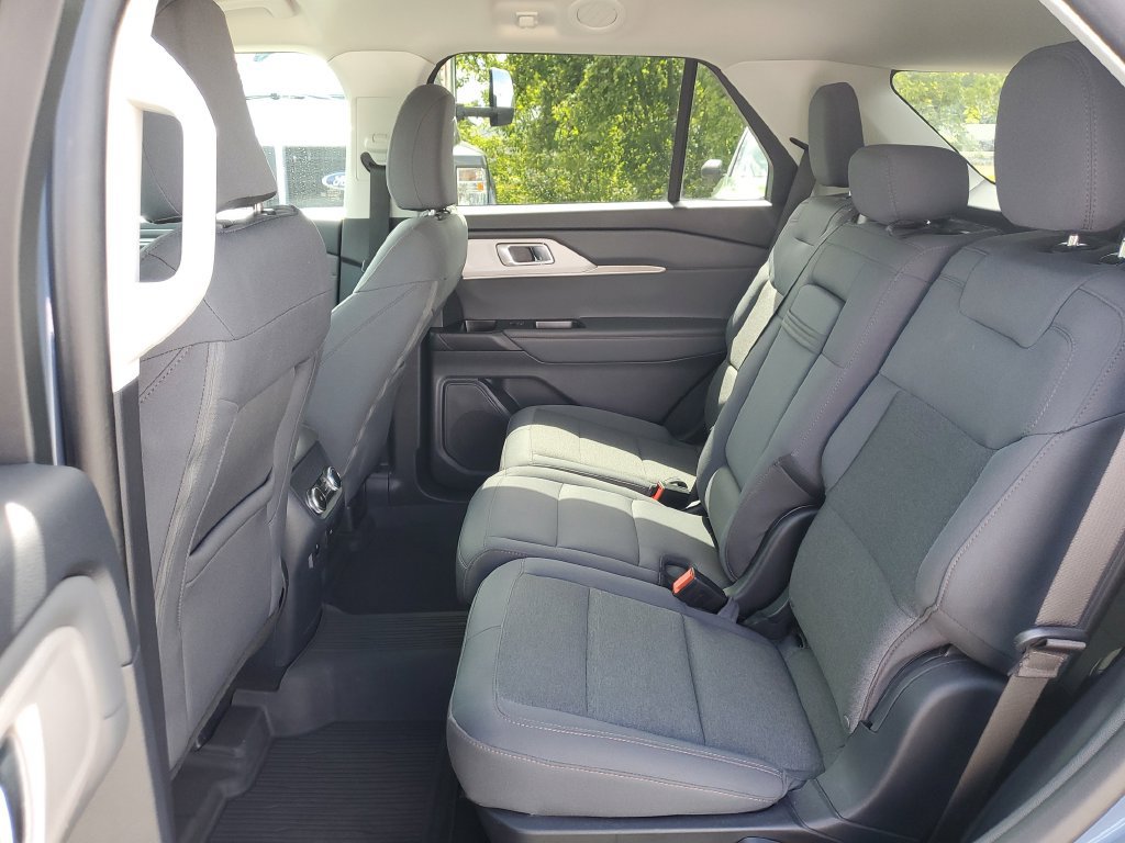 Certified 2025 Ford Explorer Active AWD/4WD image 16