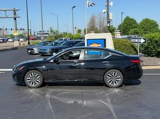 Used 2025 Nissan Altima 2.5 SV FWD video 2