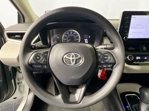 Used 2020 Toyota Corolla LE image 17