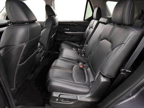 Used 2023 Honda Pilot Touring image 16