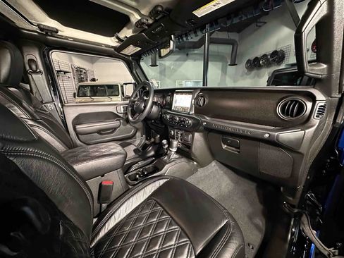 Used 2022 Jeep Wrangler Unlimited Rubicon w/ Xtreme Recon 35" Tire Package image 23