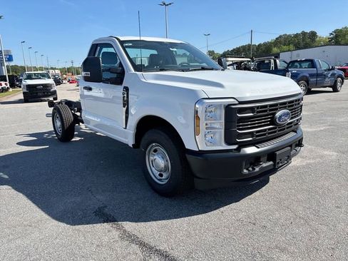 New 2026 Ford F250 XL RWD image 4