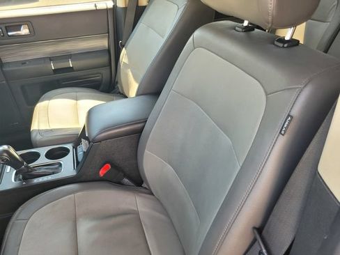 Used 2018 Ford Flex SEL w/ Equipment Group 202A FWD image 11