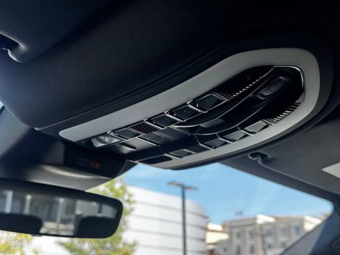 Used 2026 Porsche Macan AWD/4WD image 20