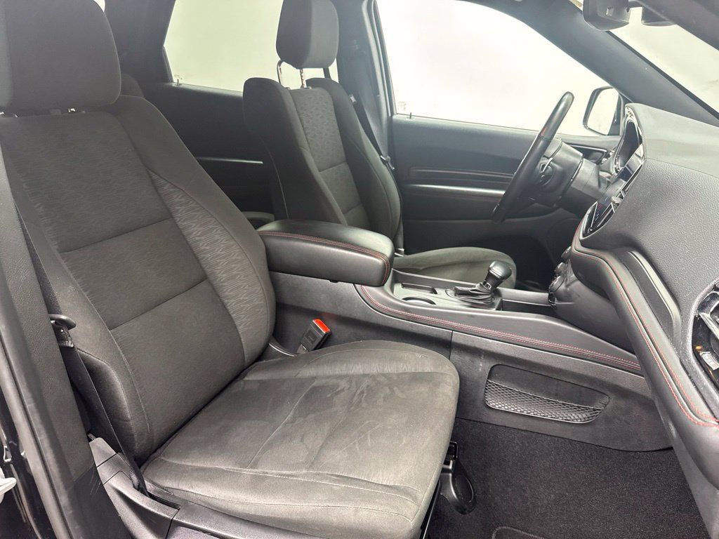 Used 2025 Dodge Durango GT RWD image 19