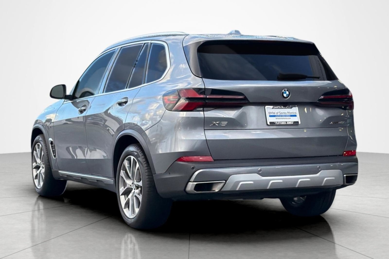 Used 2025 BMW X5 xDrive40i AWD/4WD image 3